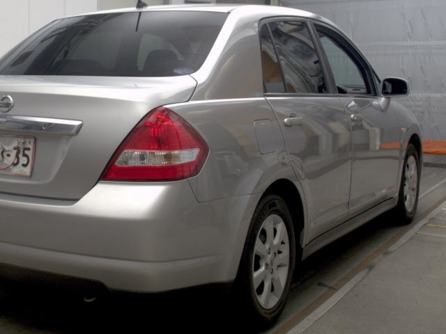 NISSAN TIIDA LATIO