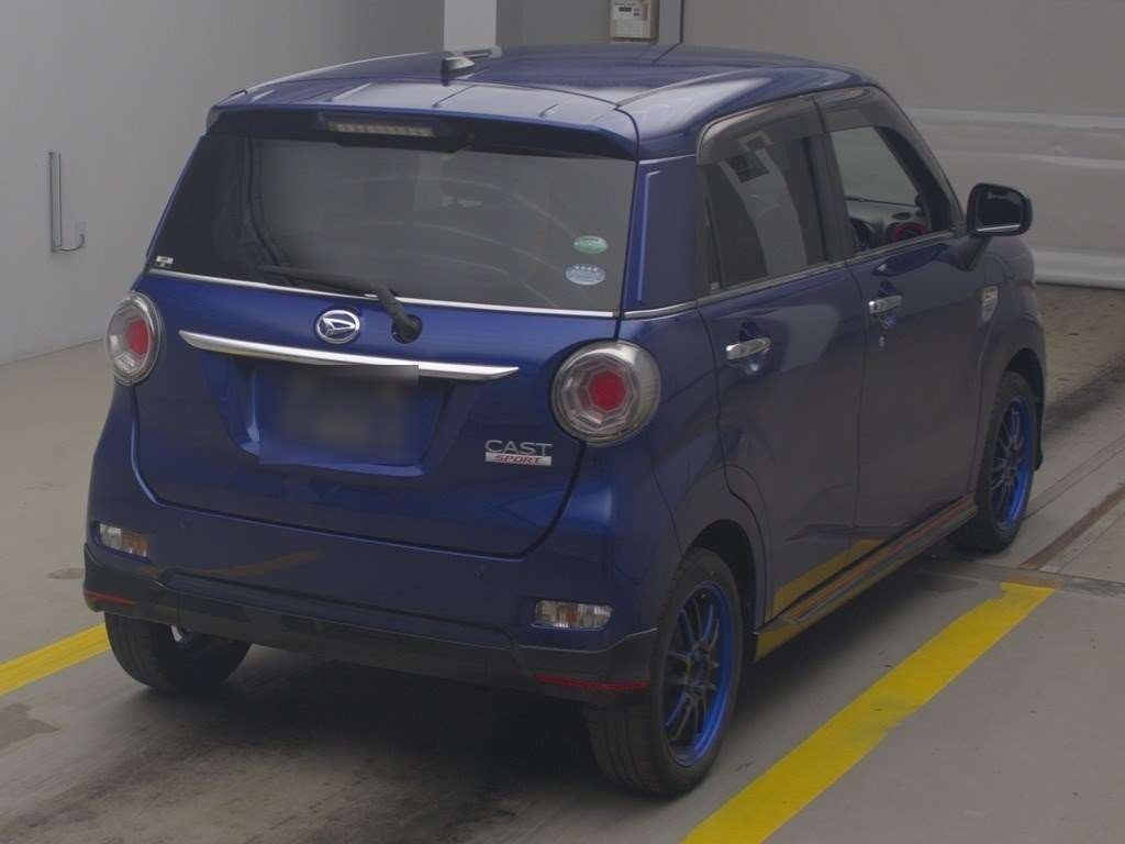 DAIHATSU CAST