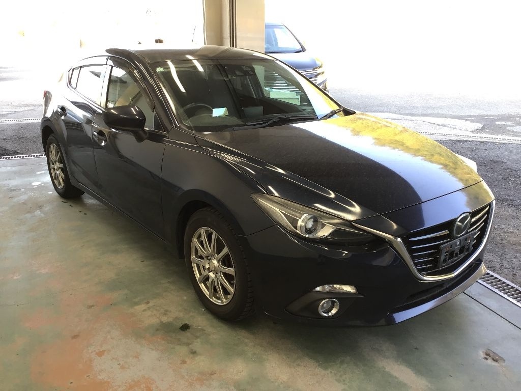 MAZDA AXELA