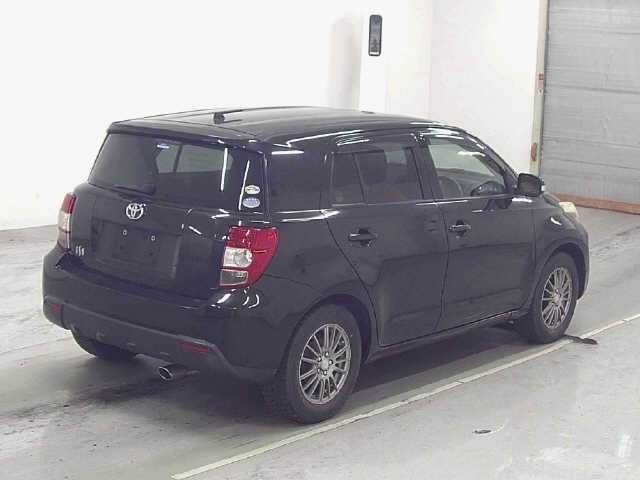 TOYOTA IST