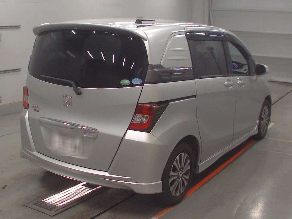 HONDA FREED SPIKE