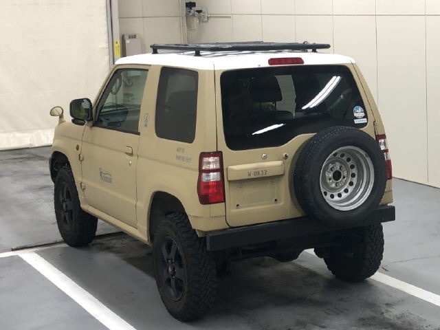 MITSUBISHI PAJERO MINI