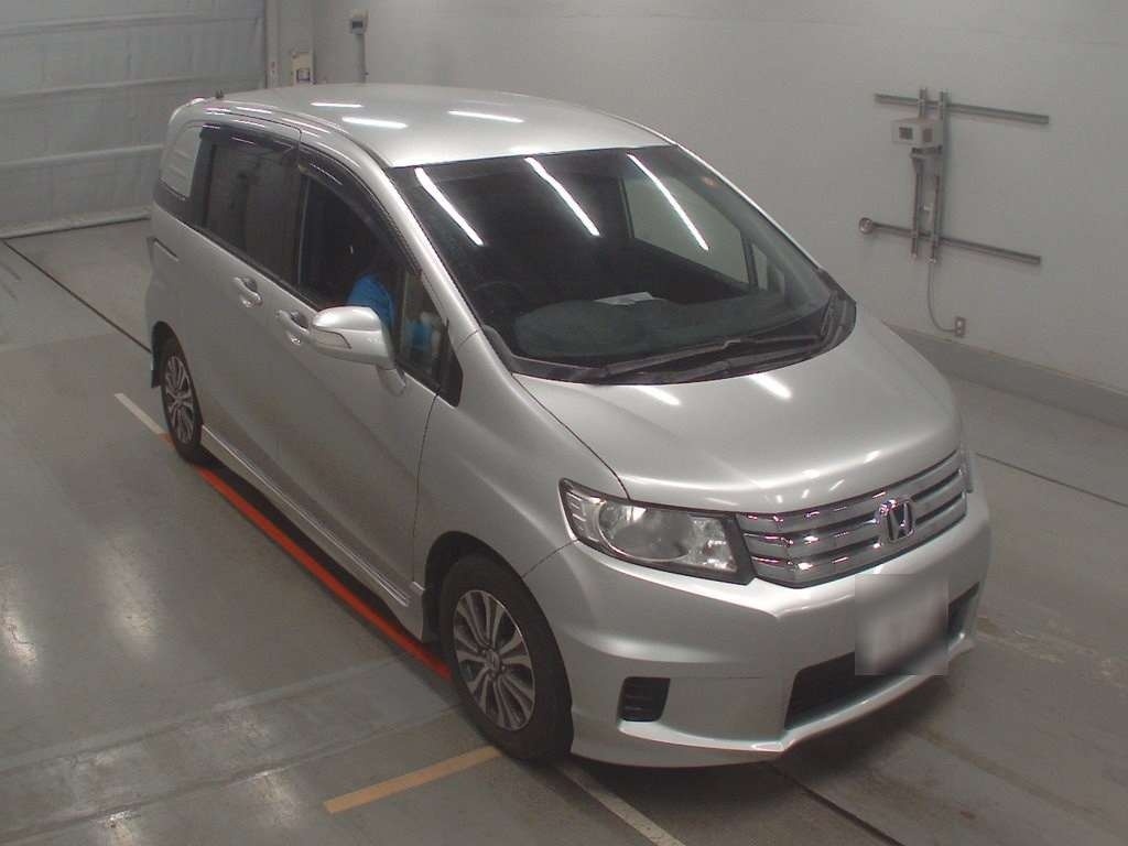 HONDA FREED SPIKE