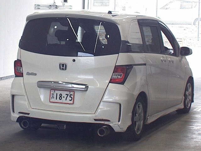 HONDA FREED SPIKE