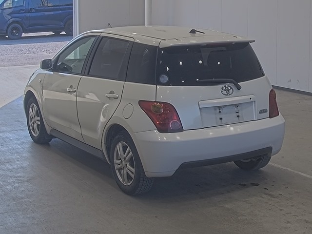 TOYOTA IST