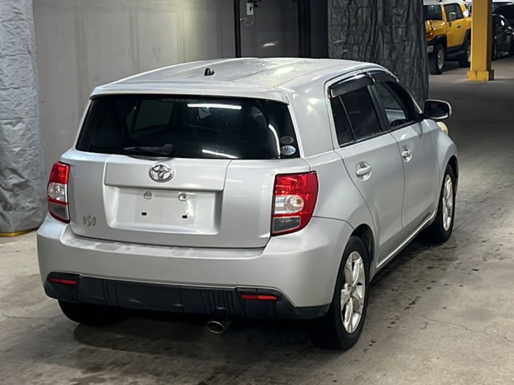 TOYOTA IST