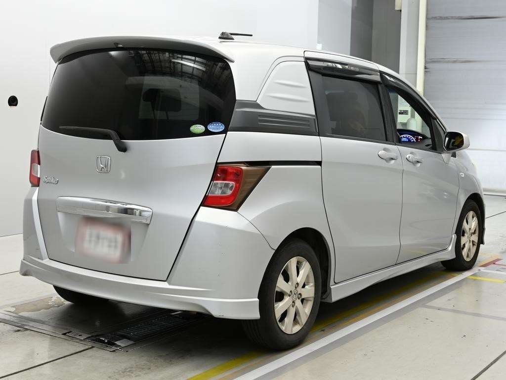 HONDA FREED SPIKE