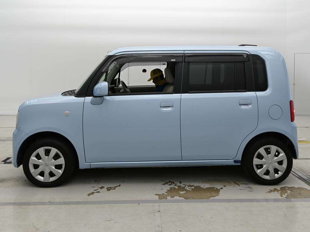 TOYOTA PIXIS SPACE