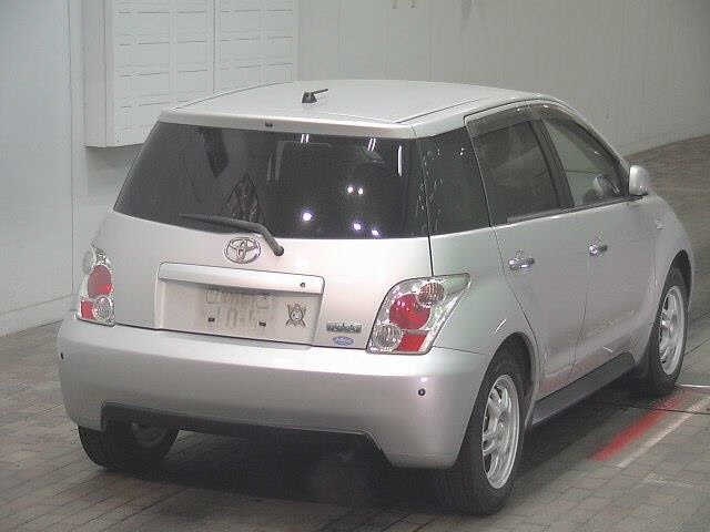 TOYOTA IST