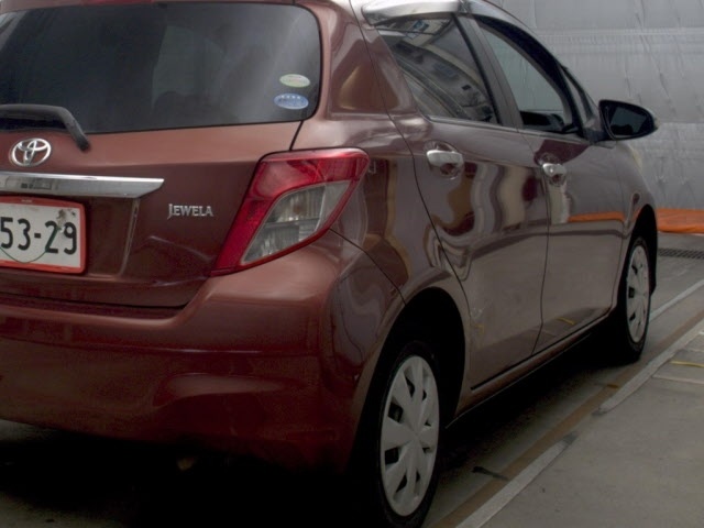 TOYOTA VITZ