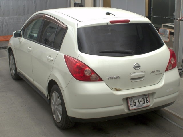 NISSAN TIIDA