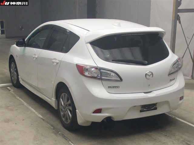 MAZDA AXELA