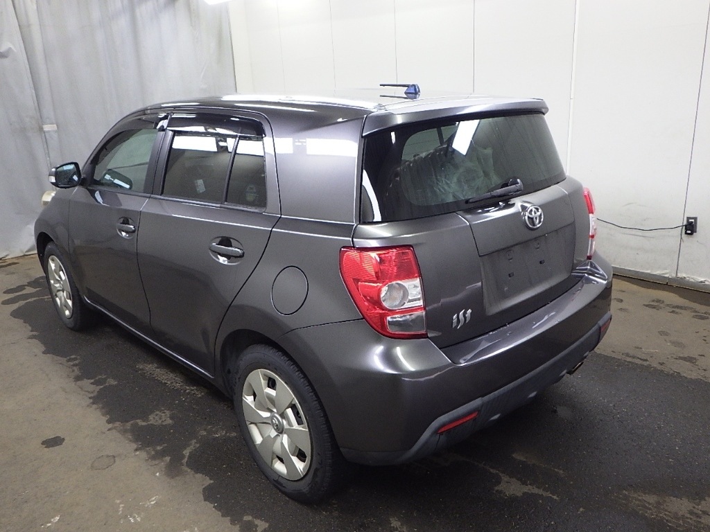TOYOTA IST