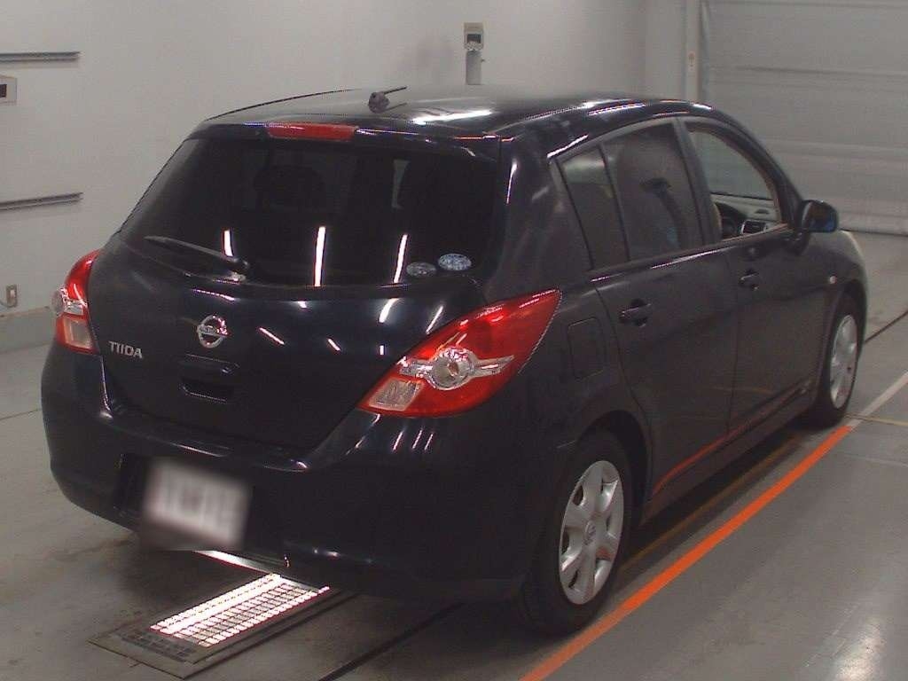 NISSAN TIIDA