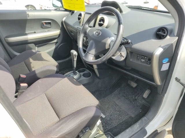 TOYOTA IST