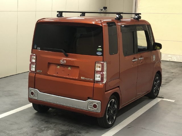 DAIHATSU WAKE