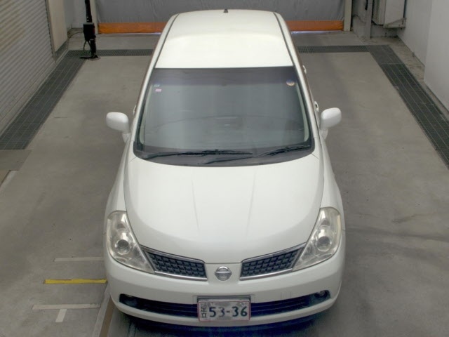 NISSAN TIIDA