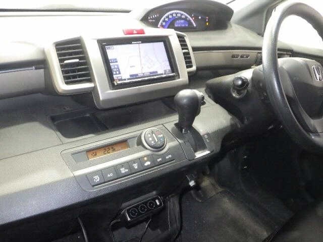 HONDA FREED SPIKE