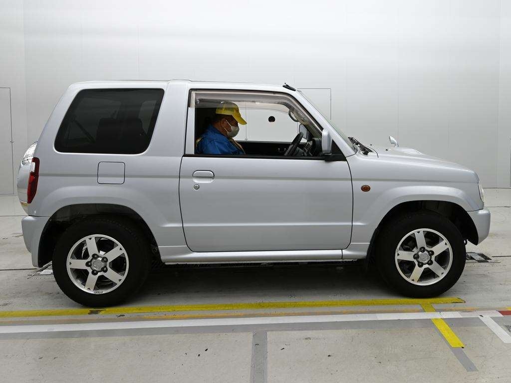 MITSUBISHI PAJERO MINI