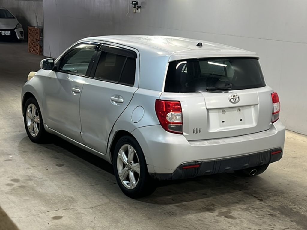 TOYOTA IST