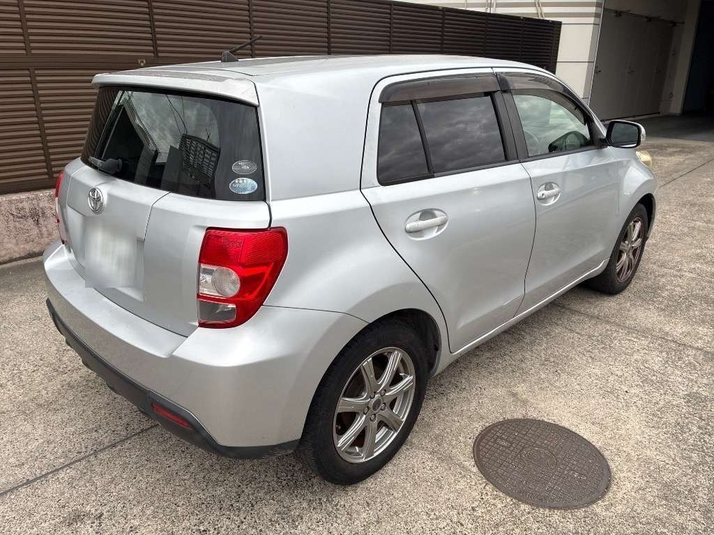 TOYOTA IST