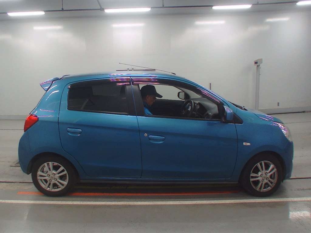 MITSUBISHI MIRAGE