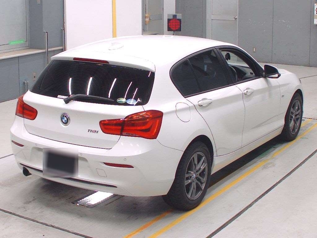 BMW 1-SERIES