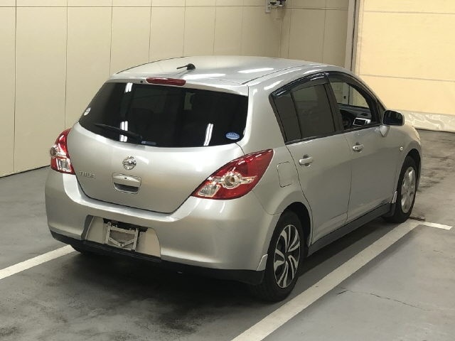 NISSAN TIIDA