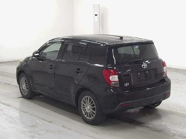 TOYOTA IST
