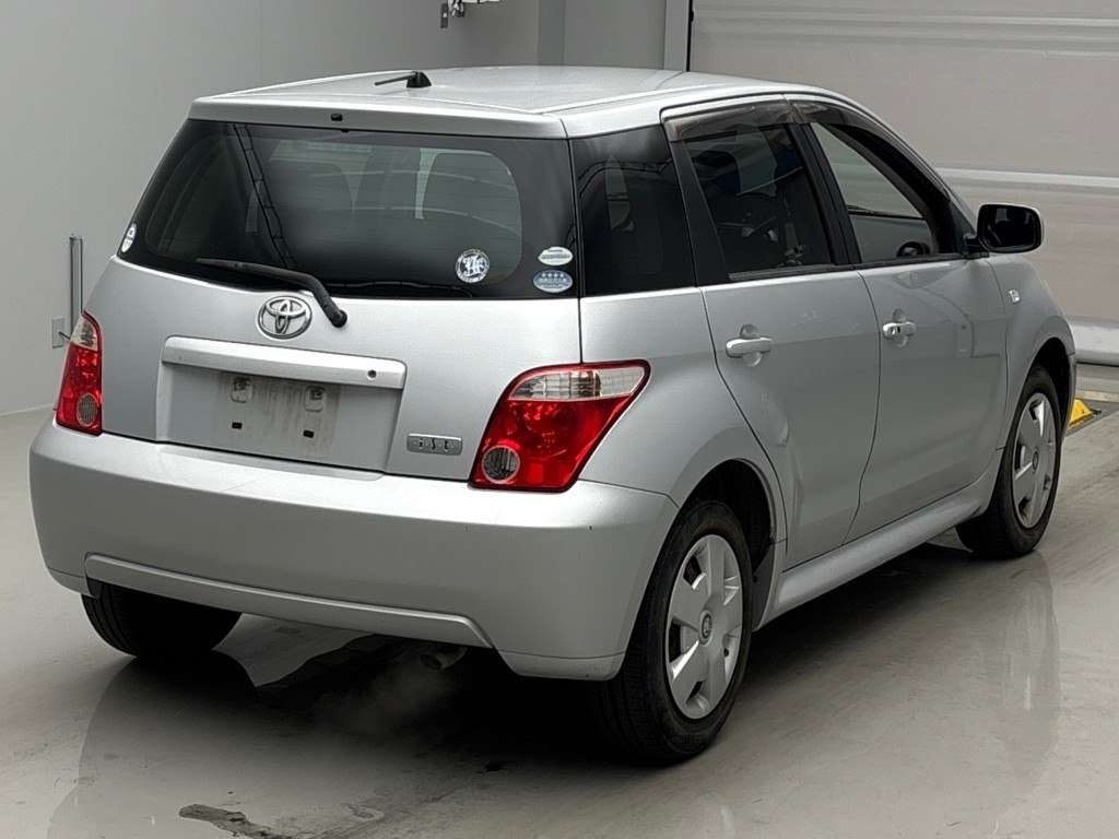 TOYOTA IST