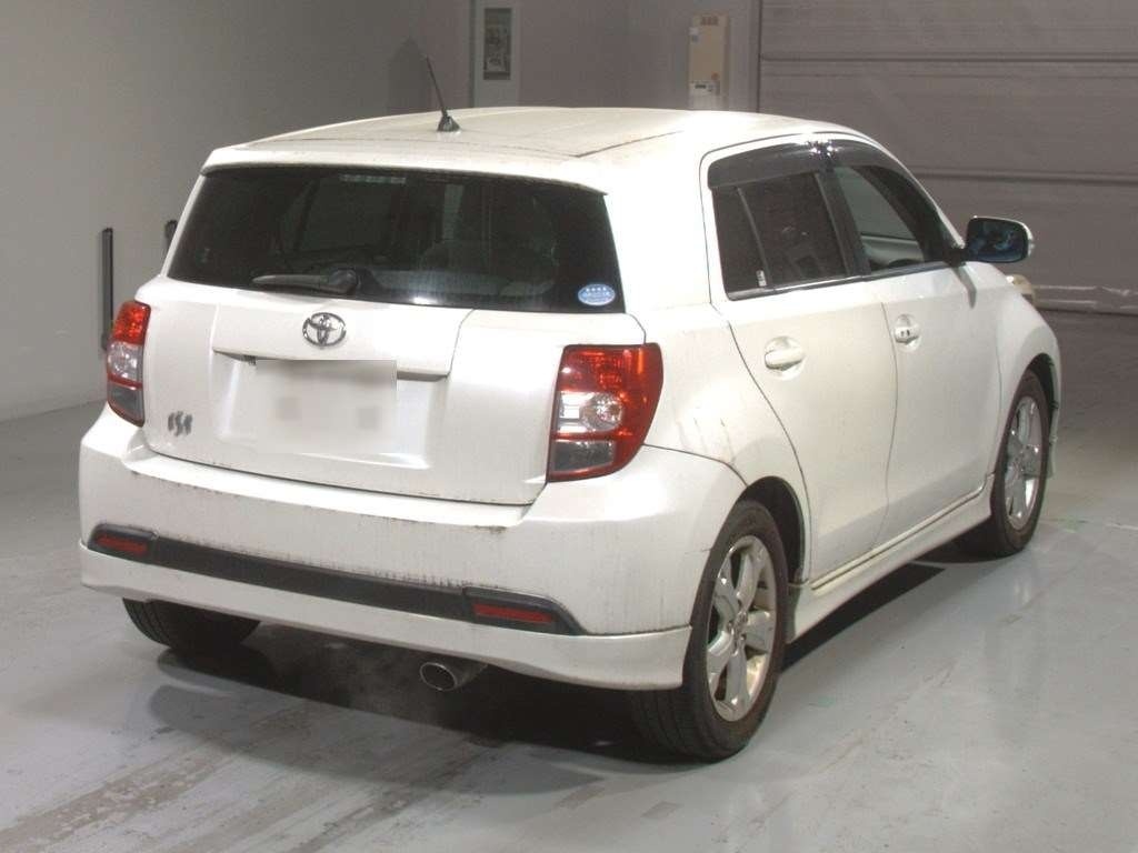TOYOTA IST