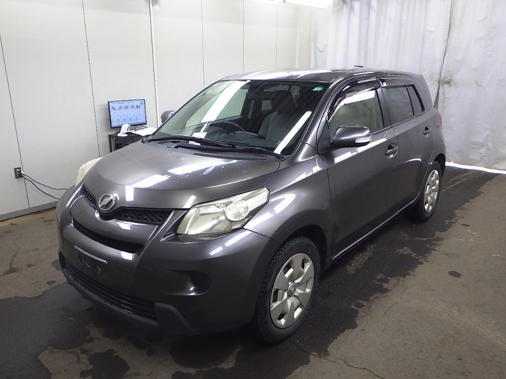 TOYOTA IST