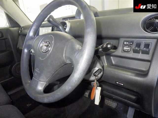 TOYOTA BB