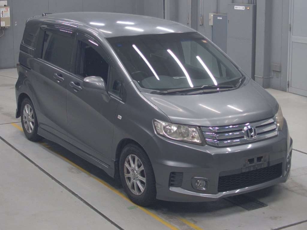 HONDA FREED SPIKE