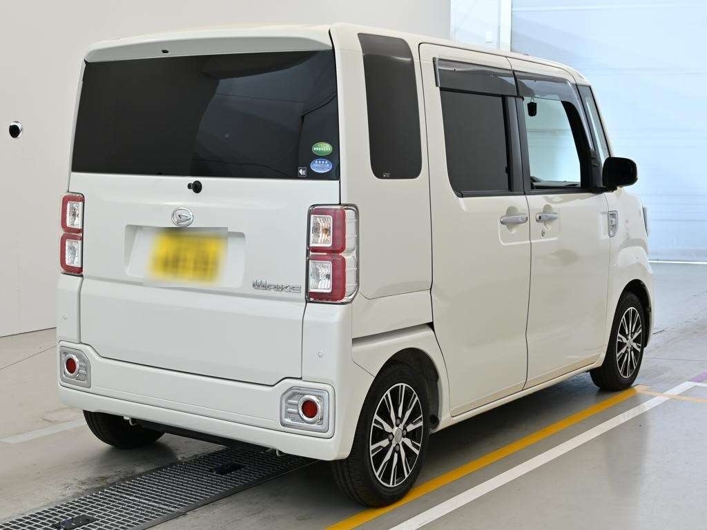 DAIHATSU WAKE