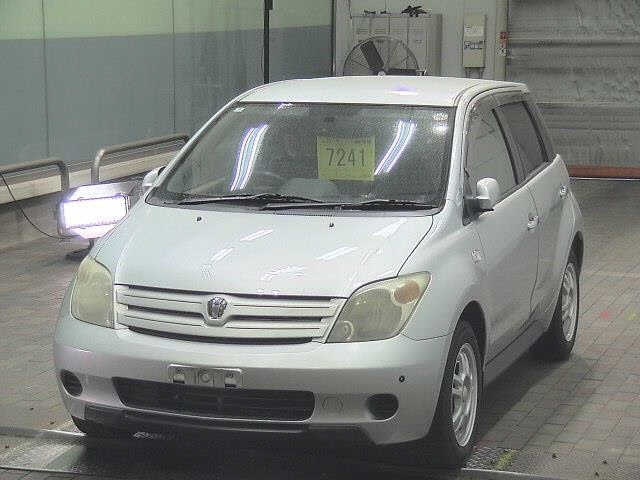 TOYOTA IST