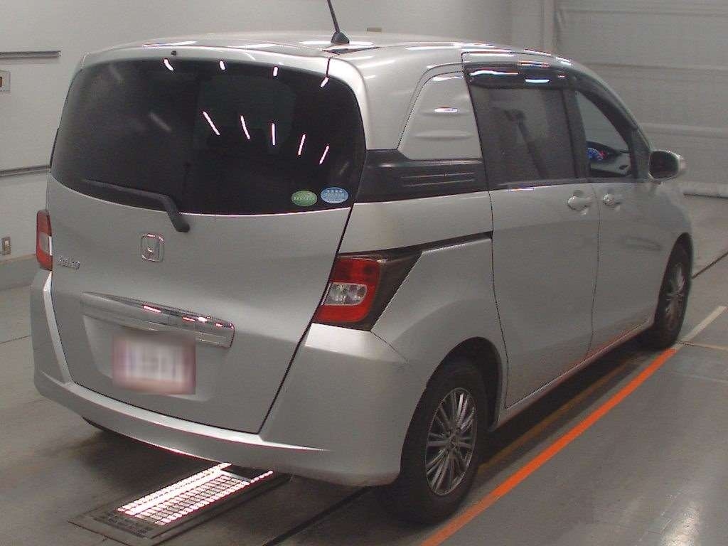 HONDA FREED SPIKE