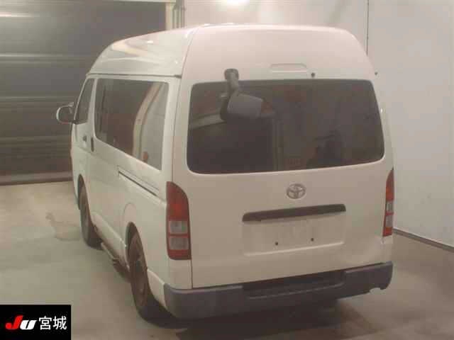 TOYOTA REGIUS ACE