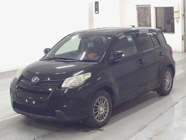 TOYOTA IST