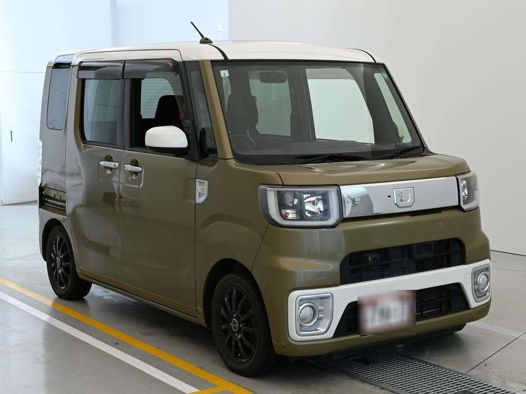DAIHATSU WAKE