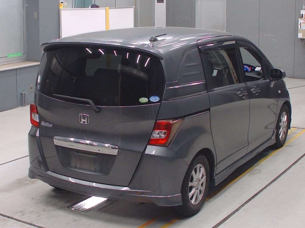 HONDA FREED SPIKE