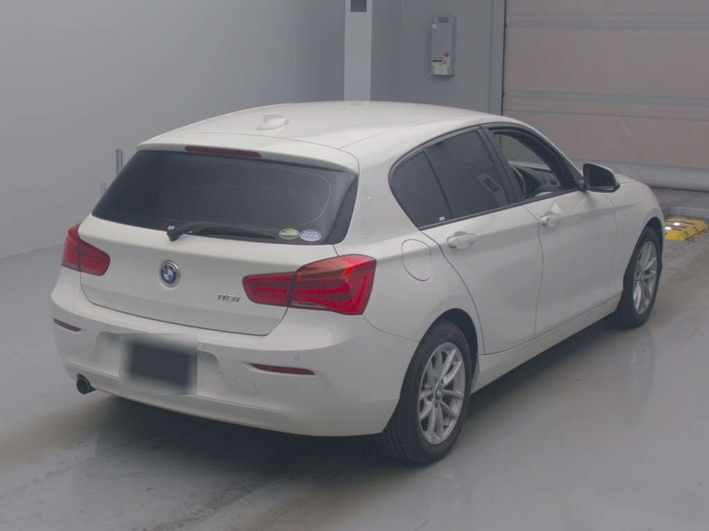 BMW 1-SERIES