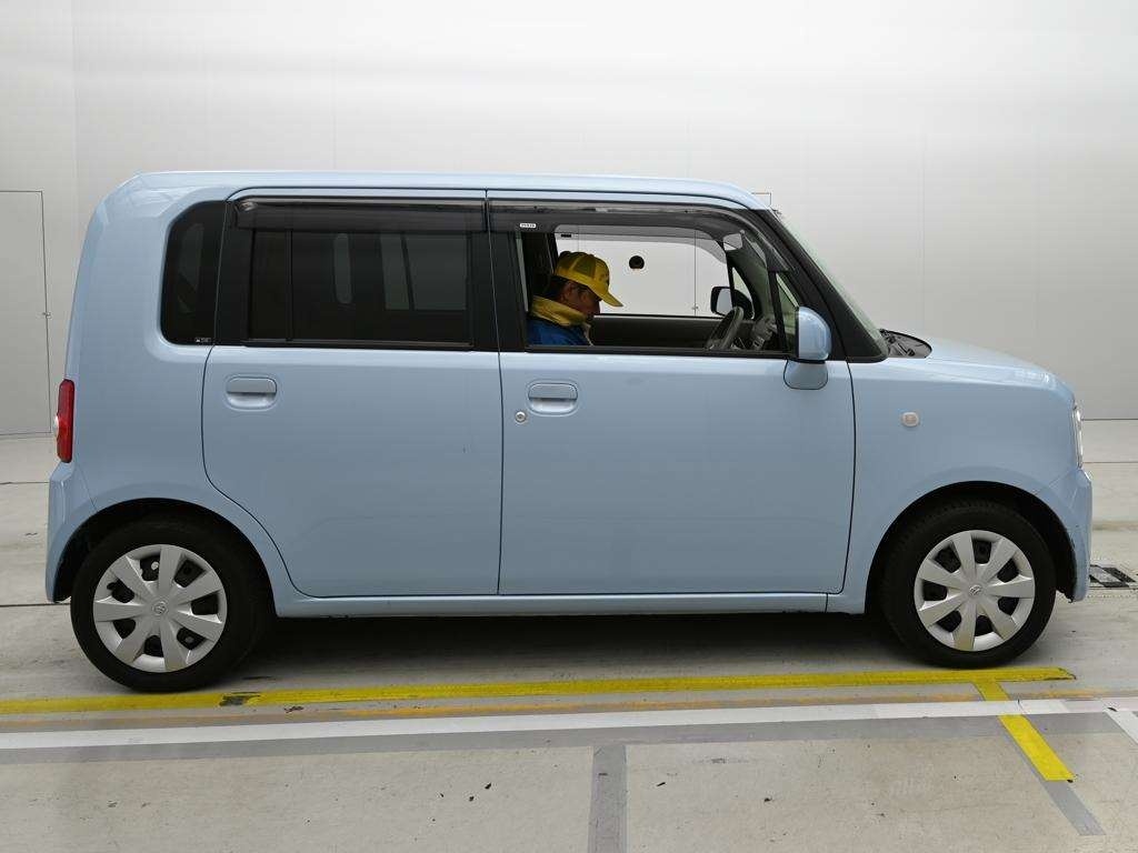 TOYOTA PIXIS SPACE
