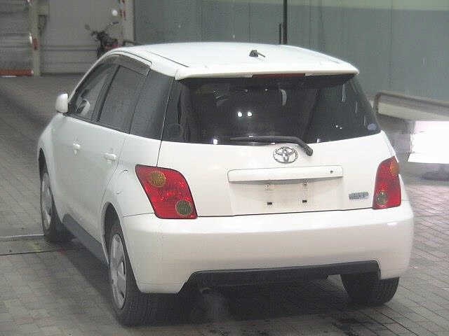 TOYOTA IST