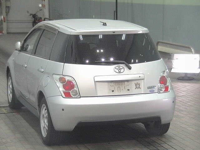TOYOTA IST