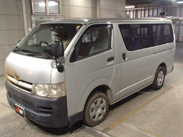 TOYOTA REGIUS ACE
