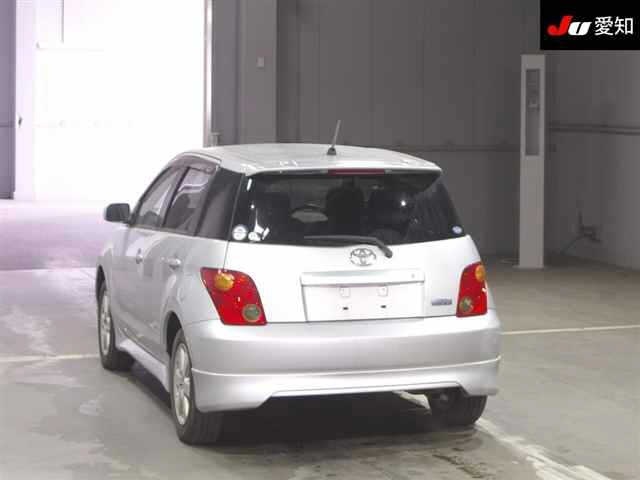 TOYOTA IST