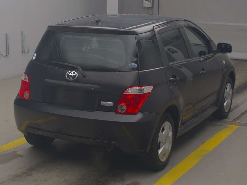 TOYOTA IST