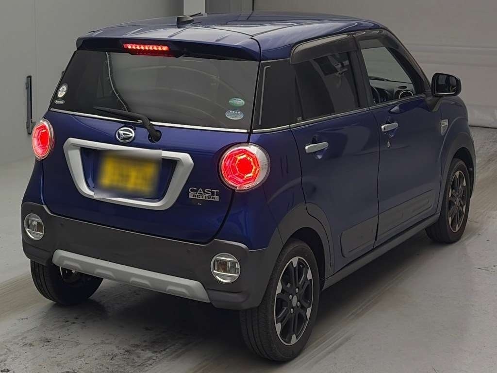 DAIHATSU CAST