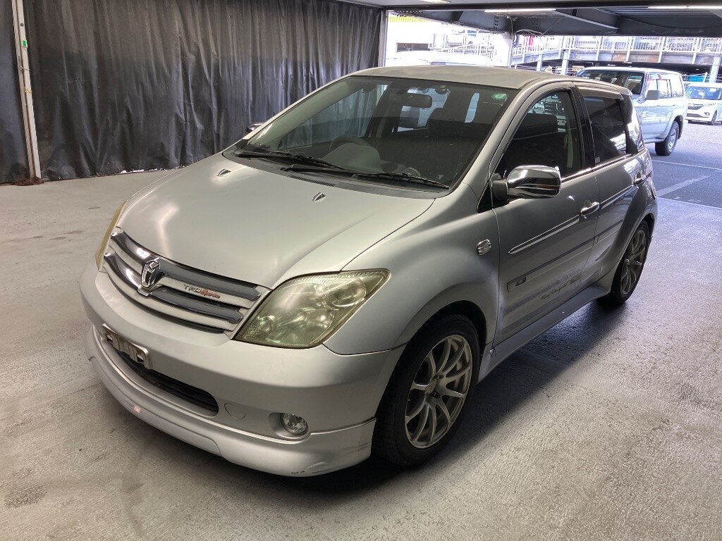 TOYOTA IST